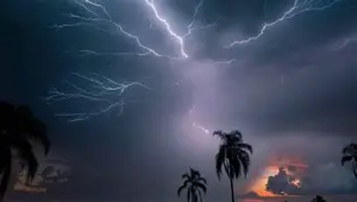 আত্রাইয়ে বজ্রপাতে ৮ বছরের শিশুর মৃত্যু